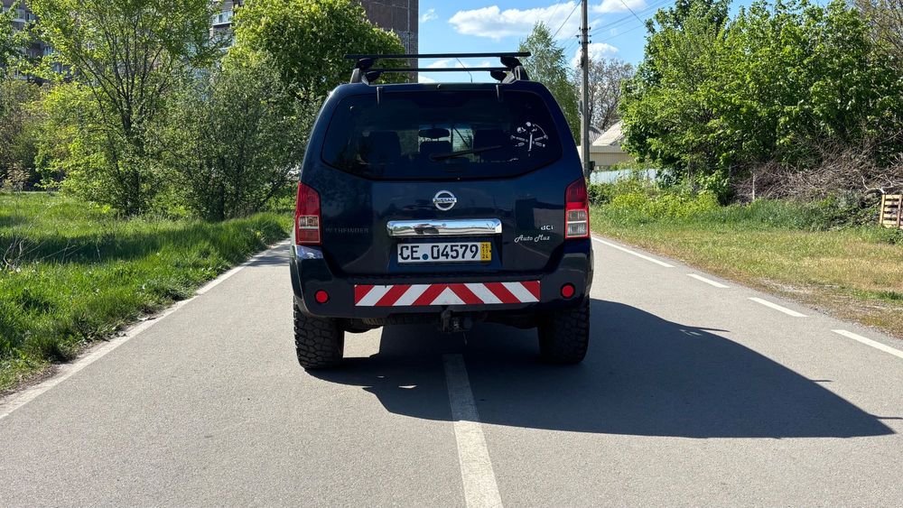 Nissan Pathfinder R51
