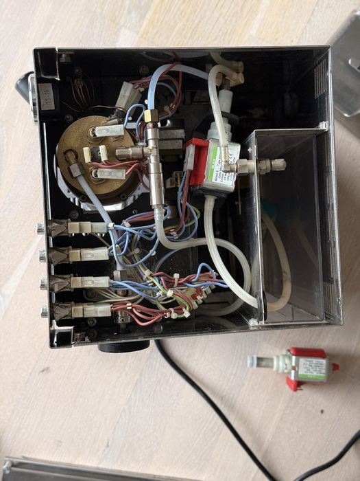 Ekspres do kawy Ascaso Uno 3 i młynek I-1 steel kolbowy uszkodzony