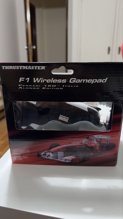 Thrustmaster Ferrari Wireless Controller – Edição Fernando Alonso (PS3 / PC)