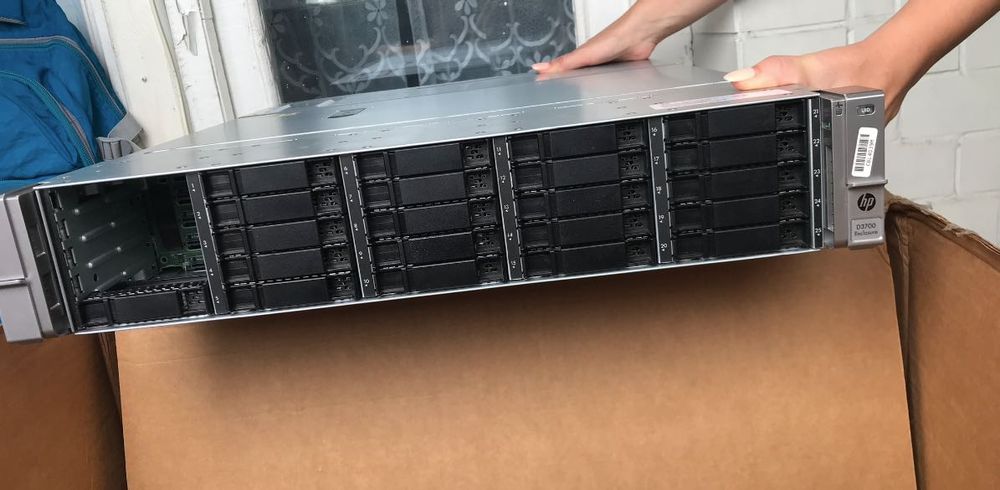 HP Дискова полка D3700 QW967A SAS3 12Gb СЗД Raid HPE P441 Оренда