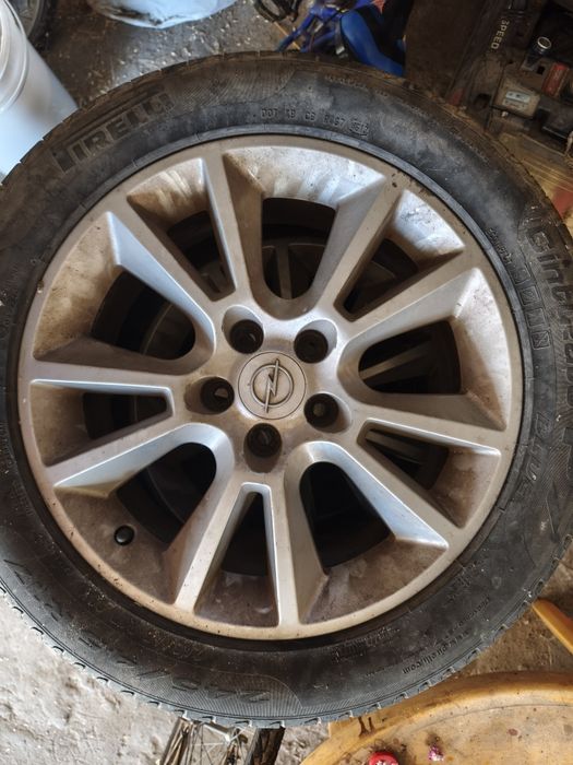 Sprzedam opony Opel ZafiraB