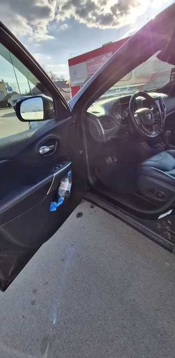 Jeep Cherokee 3.2 Latitude Plus 2020