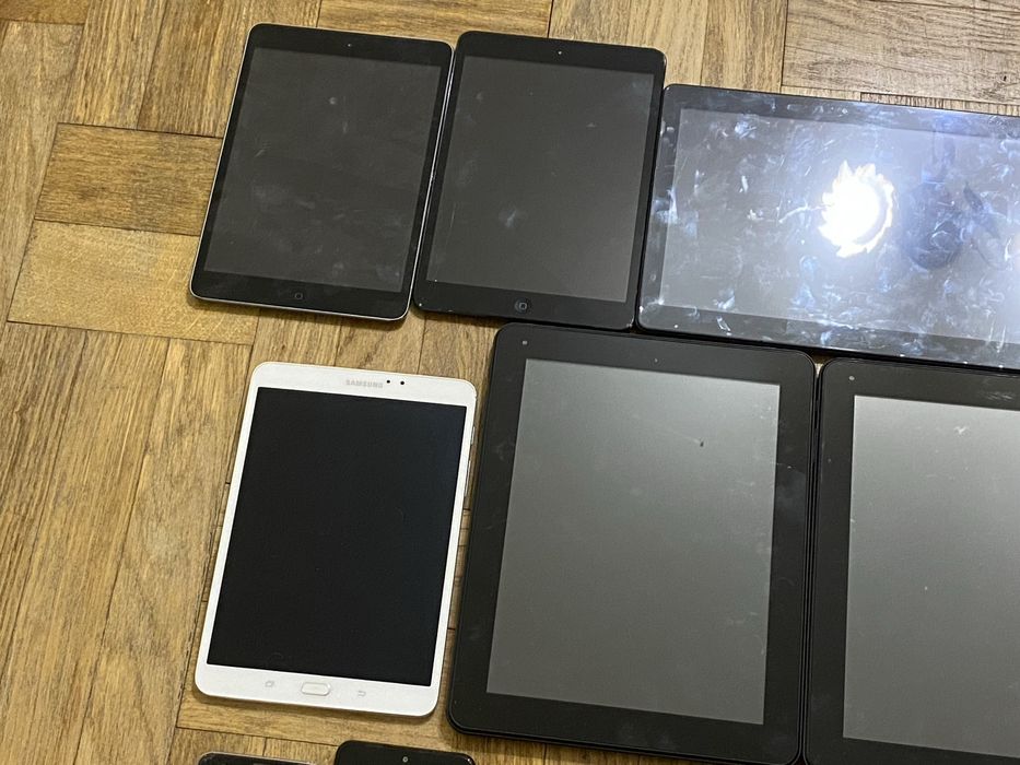 Лот Телефонів Та різне Iphone/Samsung/Xiaomi #71