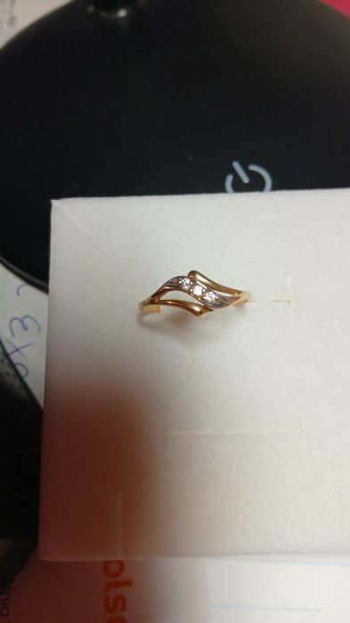 Złoty pierścionek 16