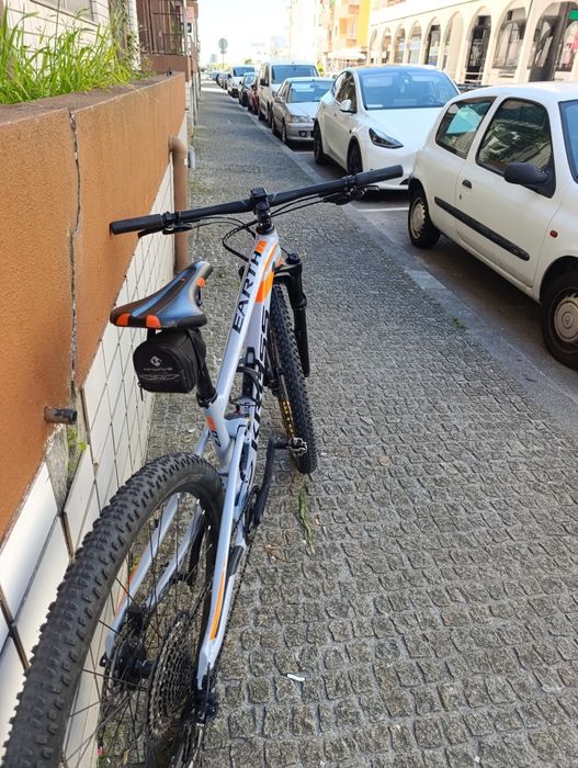 Bicicleta  marca kross roda 29 tamanho S