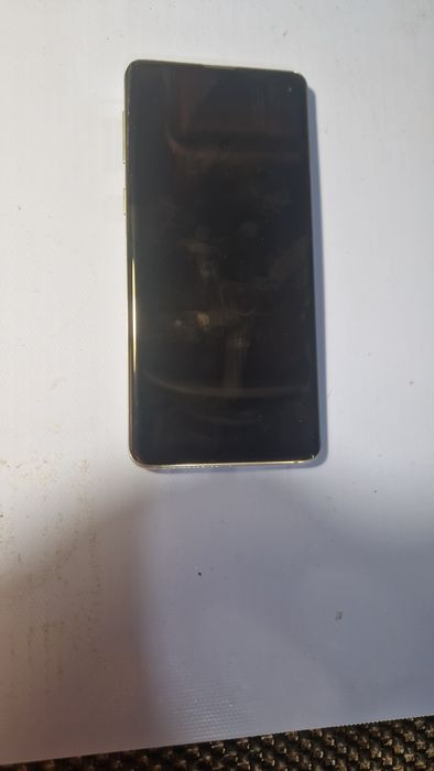 Продам Samsung S10 8/128