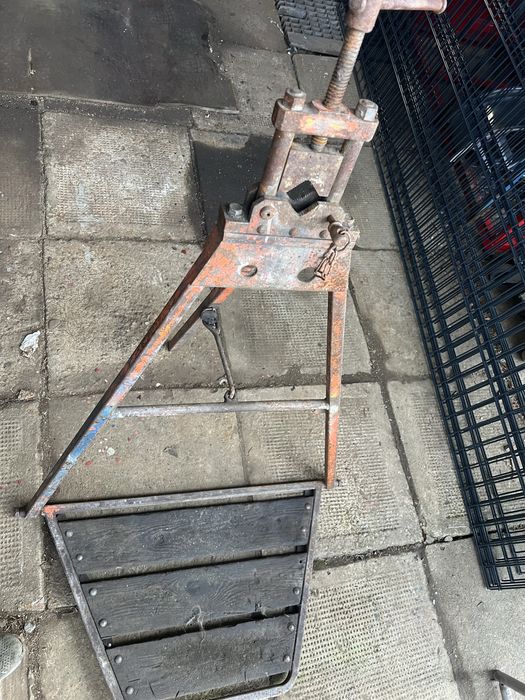 Stol warsztatowy imadlo pionier