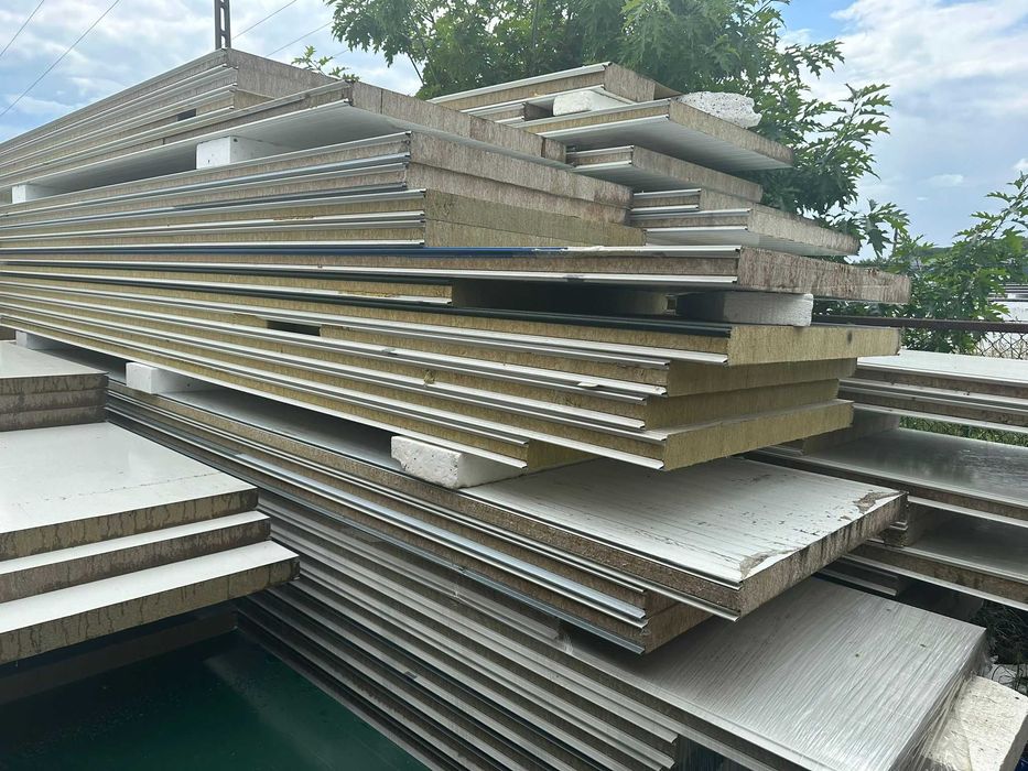 Płyty warstwowe z wełną mineralną III gatunek