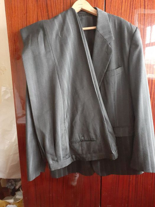 Костюми класичні, піджак шкіряний