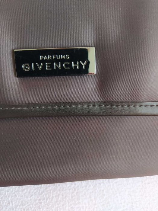 Torebka Adidas i Givenchy parfums torba A4