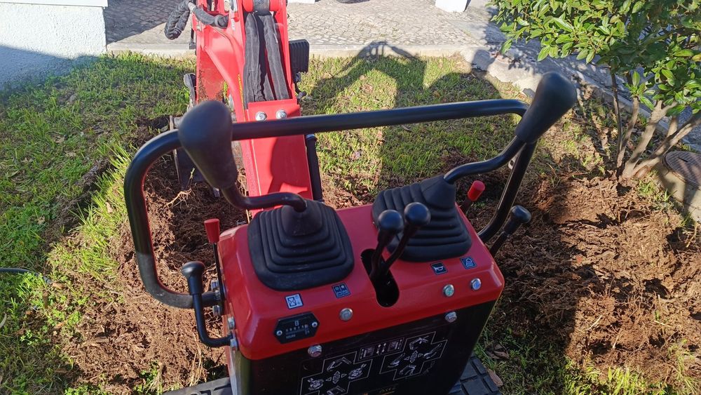 Miniescavadora Blue Bird Mex  600