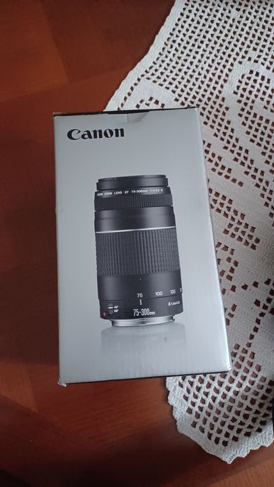 Máquina  canon 1200D oferta imperdível.