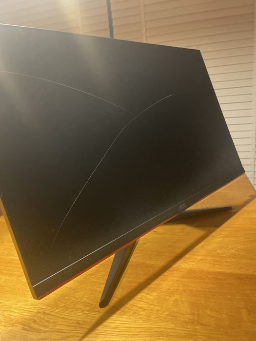 Monitor AOC – sprawny, 2 rysy, t