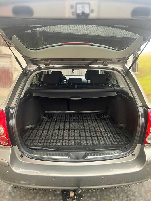 Toyota Avensis 1.8 VVT-i Sol benzyna