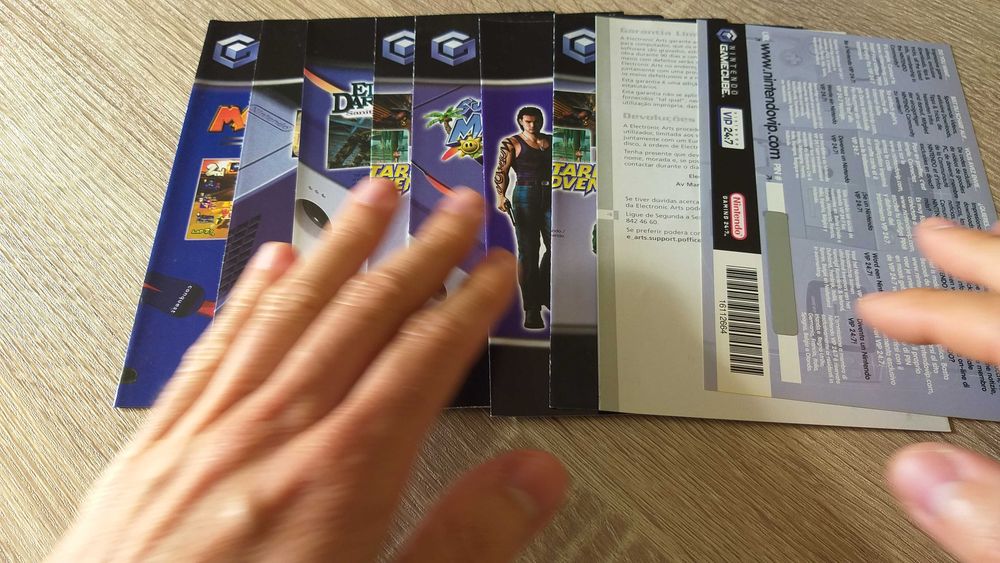 Caixa Nintendo Wii + manuais jogos Game Cube