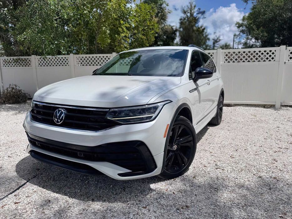 Volkswagen Tiguan      2022