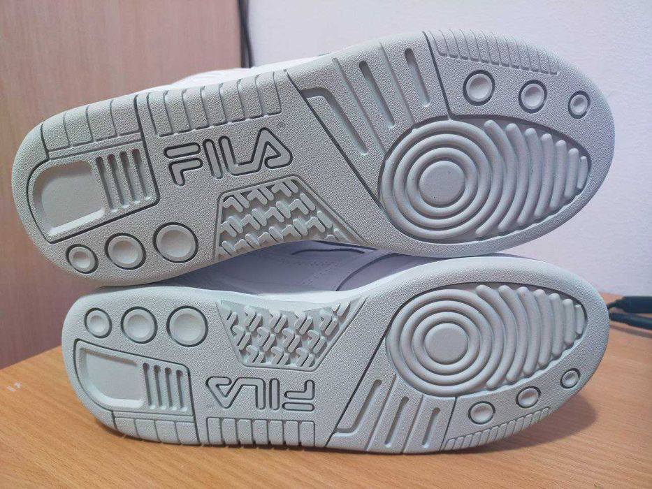 Кросівки FILA білі