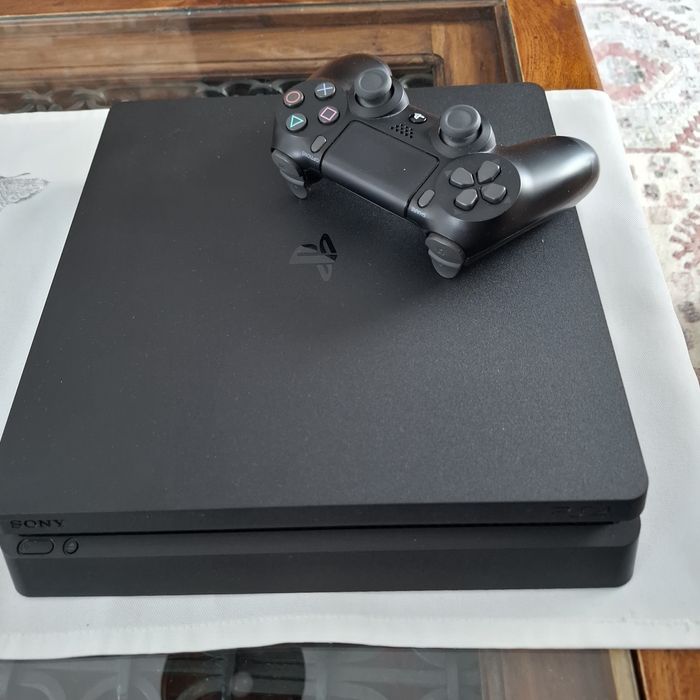 PlayStation 4slim +GRA