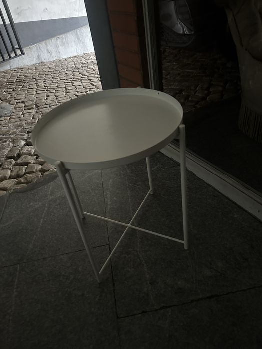 Mesinhas de apoio brancas ikea