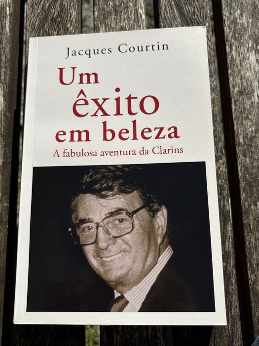 Livro “Um êxito em beleza” de Jacques Courtin”