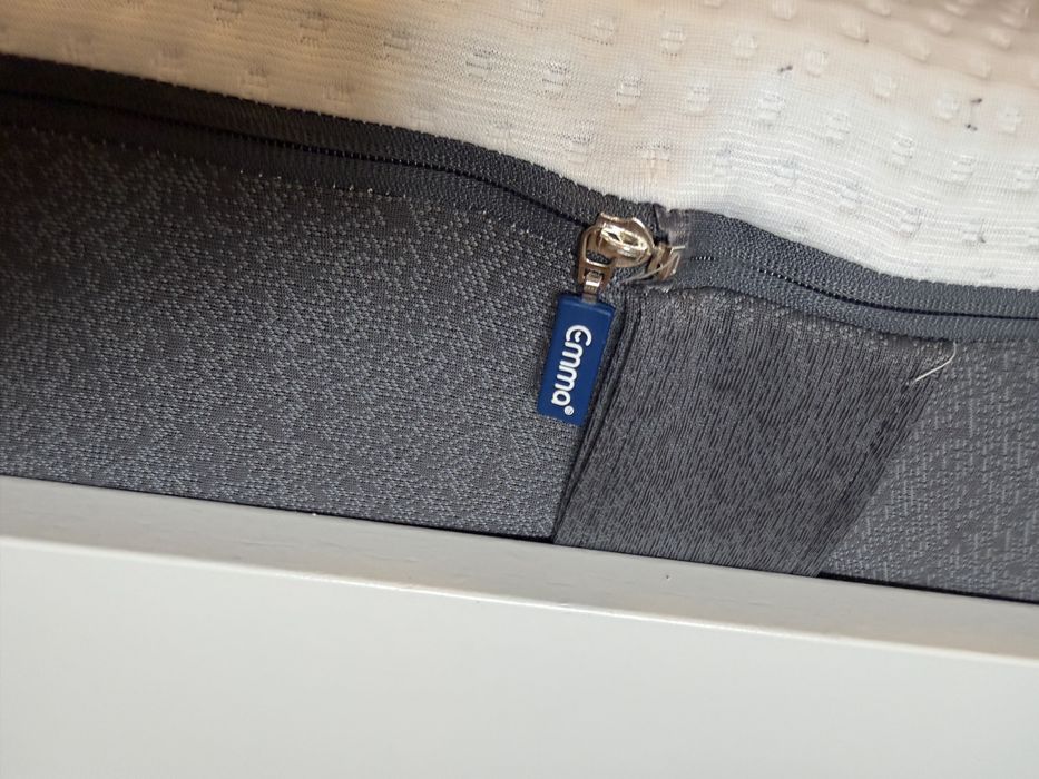 Cama com gavetas e colchão