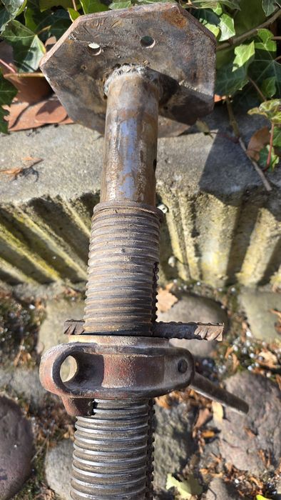 Stemple stalowe używane.