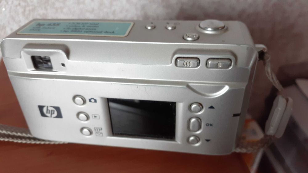 Раритетная цифровая камера HP photosmart 435