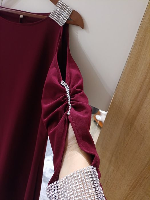 Плаття бордового  кольору