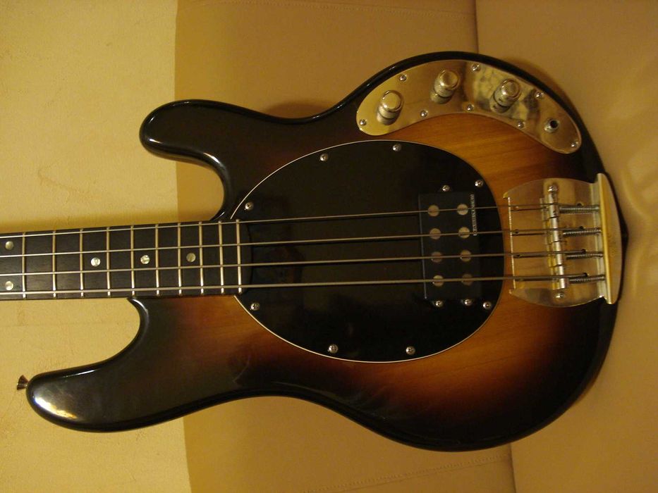 Бас гитара Music Man Sting Rey Bass