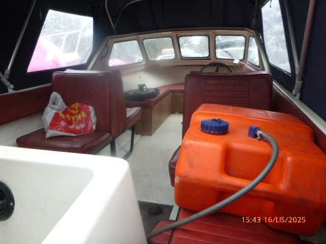 Łódka wędkarska / opt . silnik Suzuki 50 HP  lub 15  / 9,9 HP