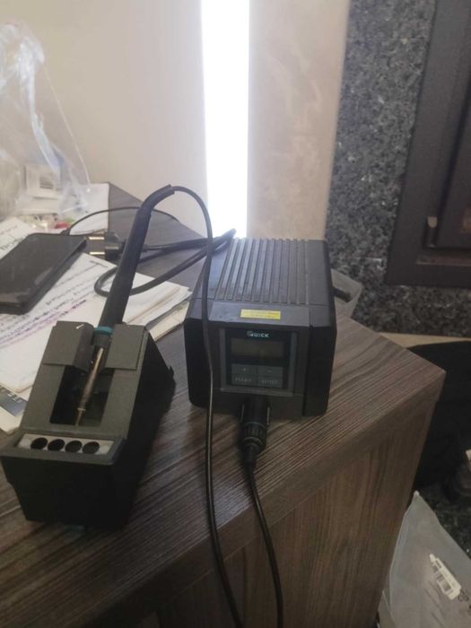 Lutownicę Quick TS1100