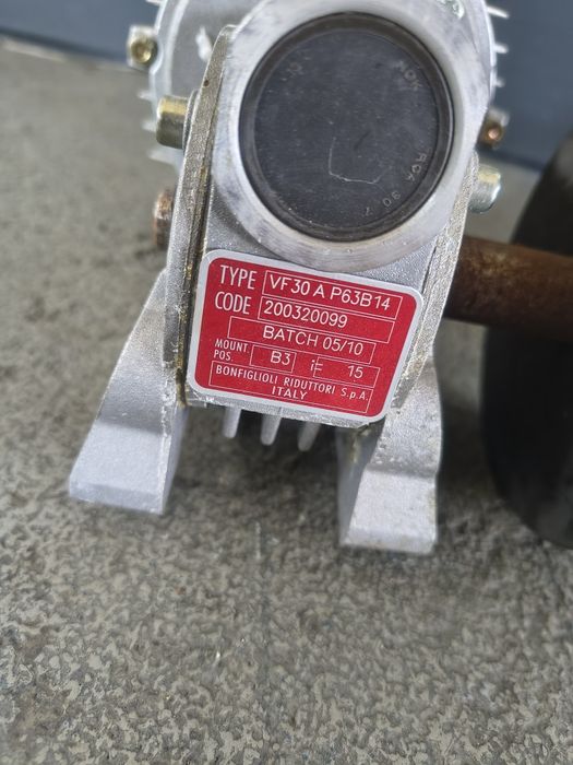 Motoreduktor kołnierzowy 0,18kW 400V MCR silnik