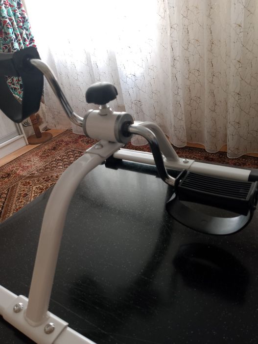 Портативный велотренажёр.