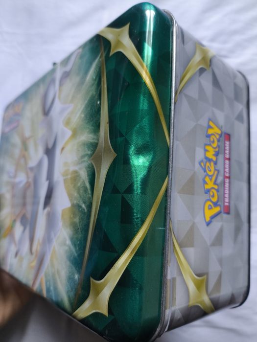 Caixa metálica Trading Card Game Pokémon