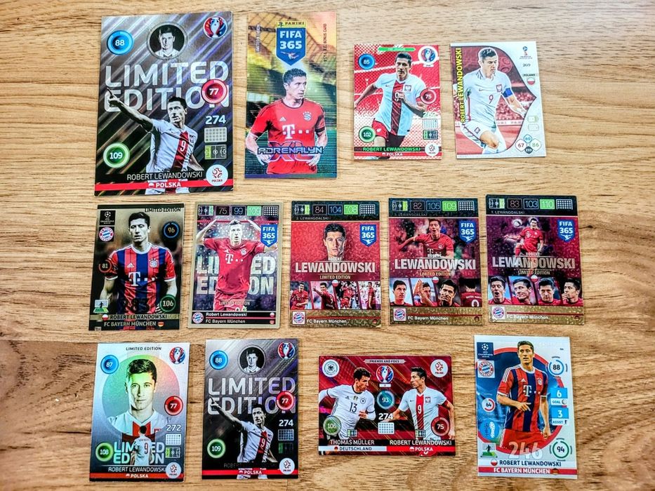 Robert Lewandowski- Panini zestaw  kart. Stan kolekcjonerskie.