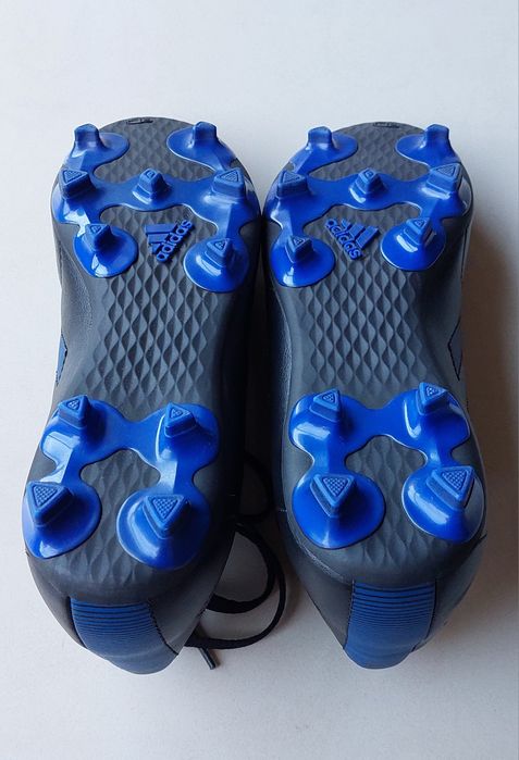 Chuteiras Adidas (novas)