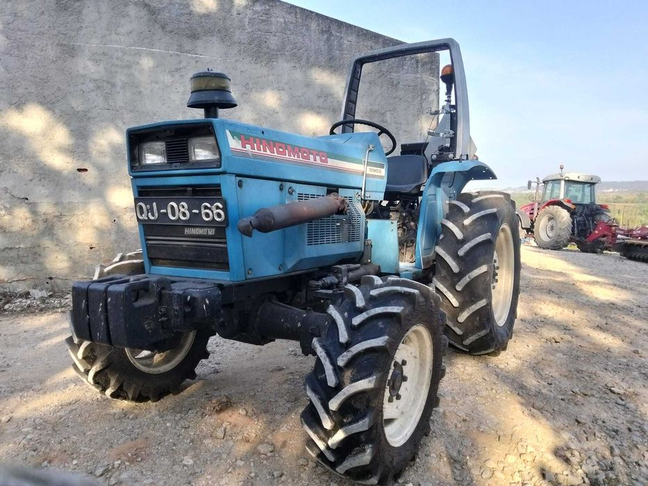 Trator agricola Hinomoto E-2804