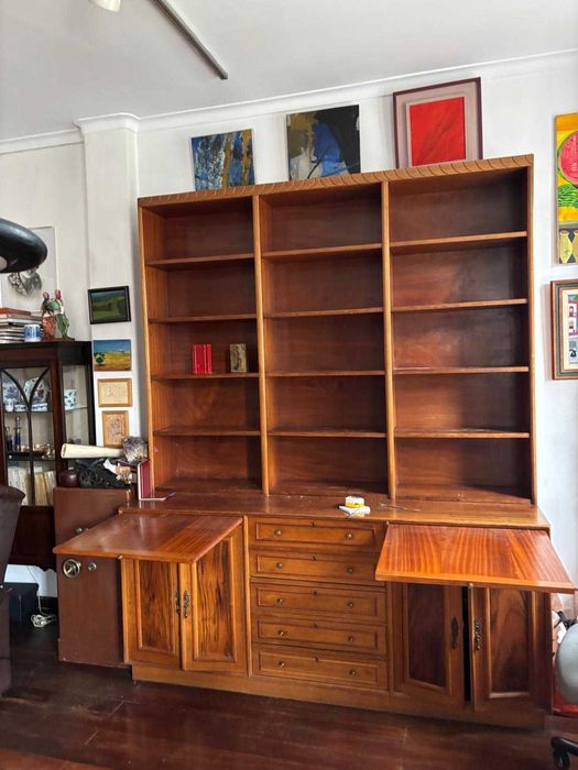 Estante de madeira Dupla em excelente estado