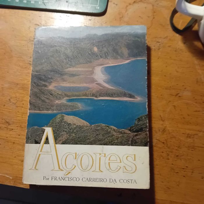 Francisco Carreiro da Costa, Açores