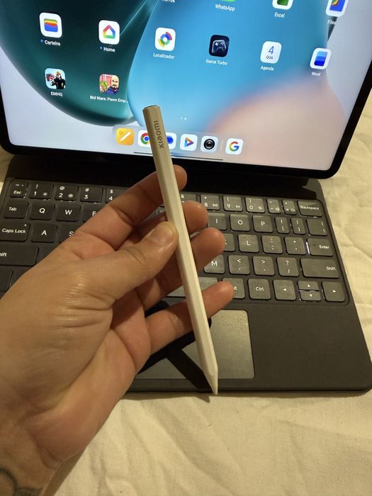 Tablet Xiaomi com acessórios