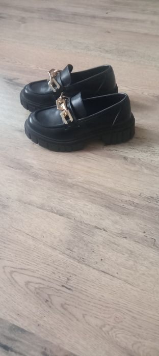 Czarne półbuty damskie loafersy