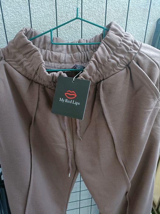 Szerokie spodnie dresowe damskie nowe