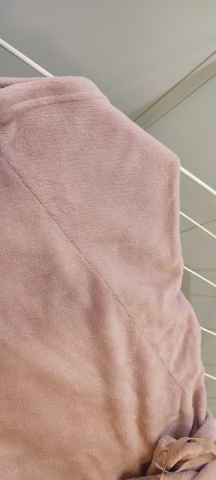 różowy polarowy szlafrok