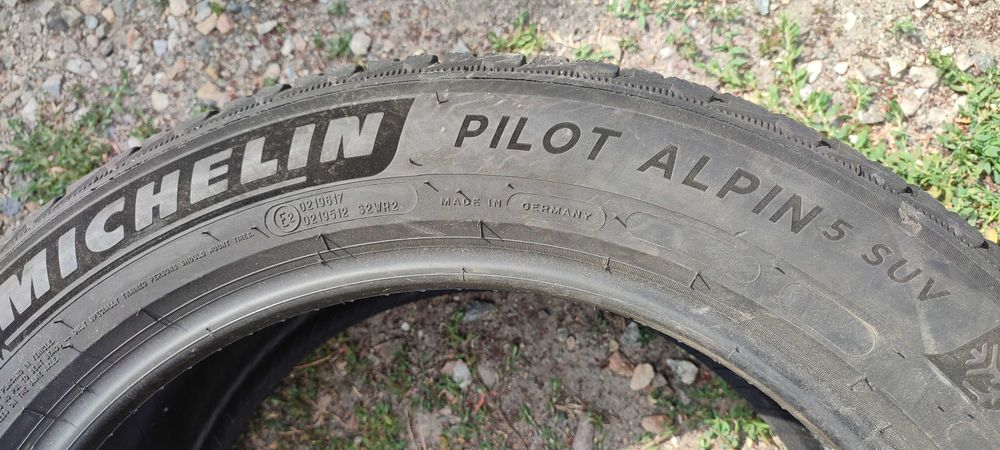 Комплект зимових шин Michelin Pilot Alpin 5 SUV 235/55 R19 та 255/50 R19 Porsche