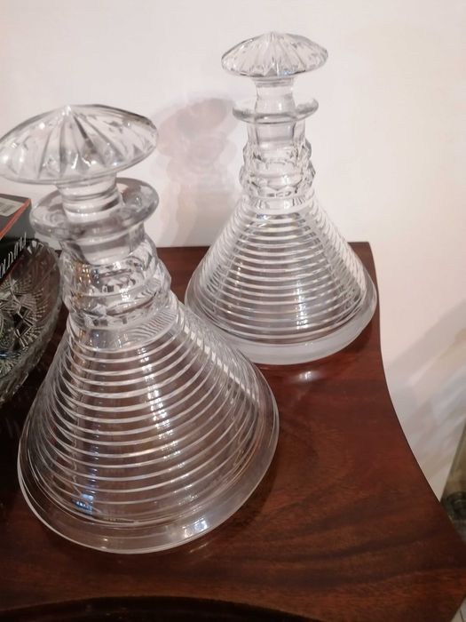 Par de Garrafas Decanter de Licor de Cristal Lapidado