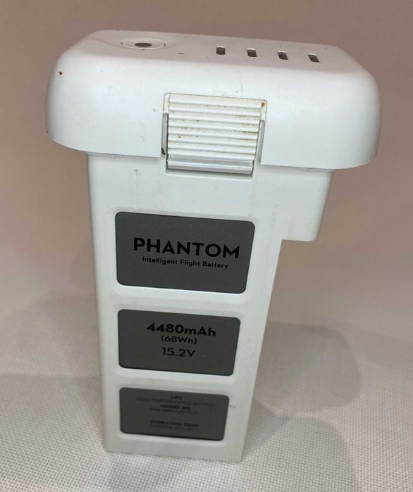 Vendo   Drone Phantom 3 Professional, ótimo estado como novo