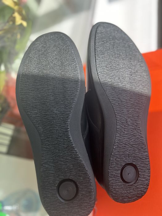 Туфлі класичні чорні для чоловіків із натуральної шкіри на шнурівці