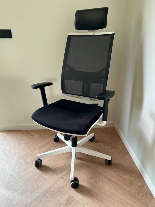 BEJOT Fotel Obrotowy Eleven EL103 white, krzesło biurowe