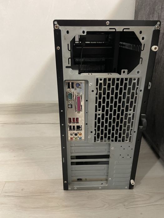 Набір для збірки ПК: ASUS PRO / 24GB RAM / GT 610 (Можливий продаж окремо) Якшо брати весь комлект можливий торг!