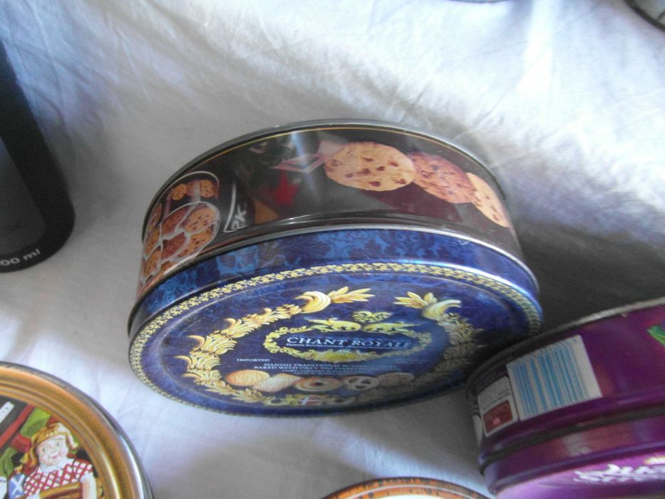 Latas e cx madeira para coleção